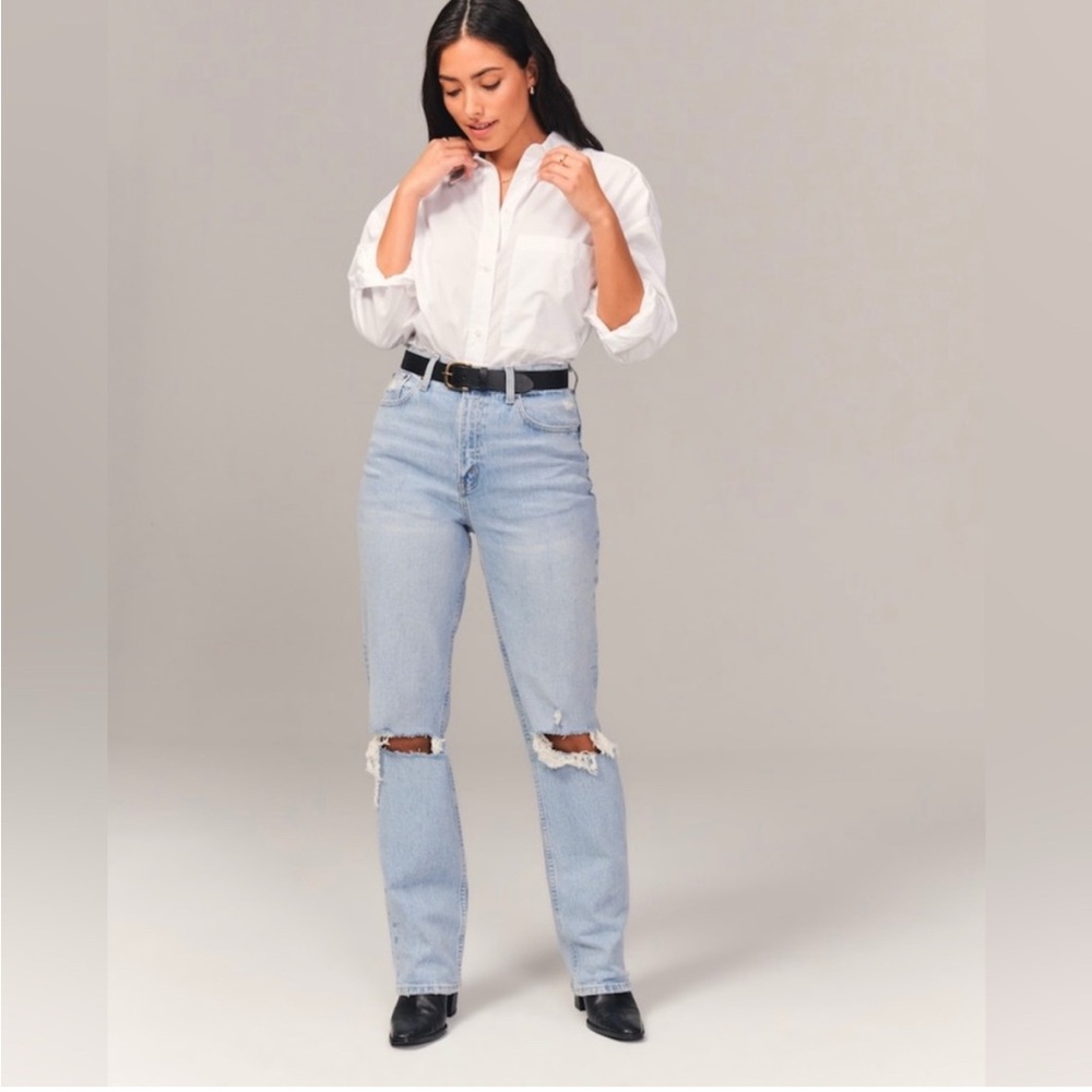 A&F Curve Love High Rise Ankle Straight Jean Light Ripped Wash 27